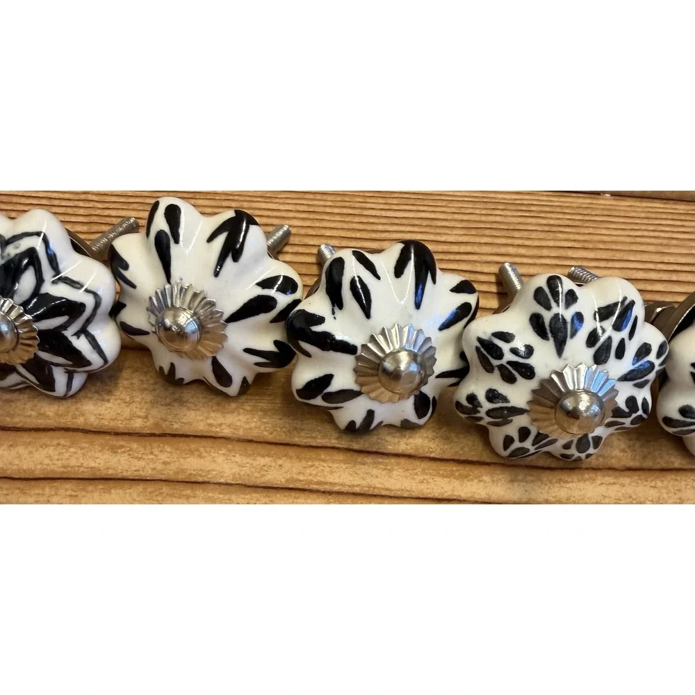 Black & White Ceramic Cabinet Knobs‎ Drawer Pulls Lot of 13 round 1.5